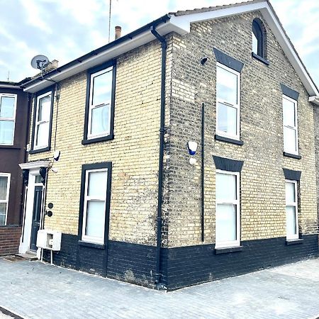 Corner Stone House - Apartment 1 Горад Грэйт Ярмут Екстериор снимка